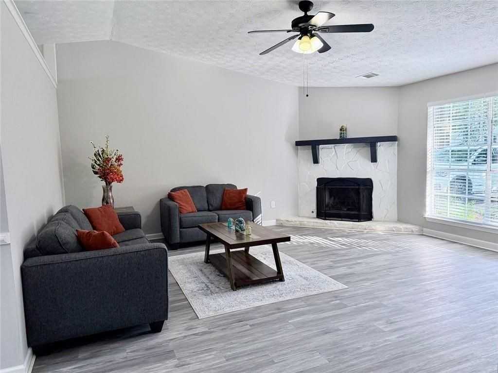 5285 Sugar Crest Dr - Photo 4 of 20