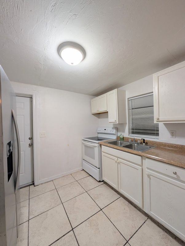 17 Lenox Ct - Photo 6 of 6