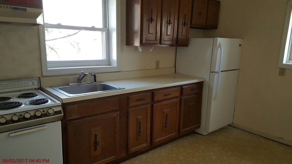 414 Sacandaga Rd - Photo 3 of 12