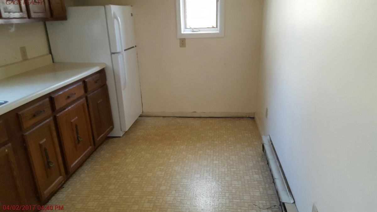 414 Sacandaga Rd - Photo 4 of 12
