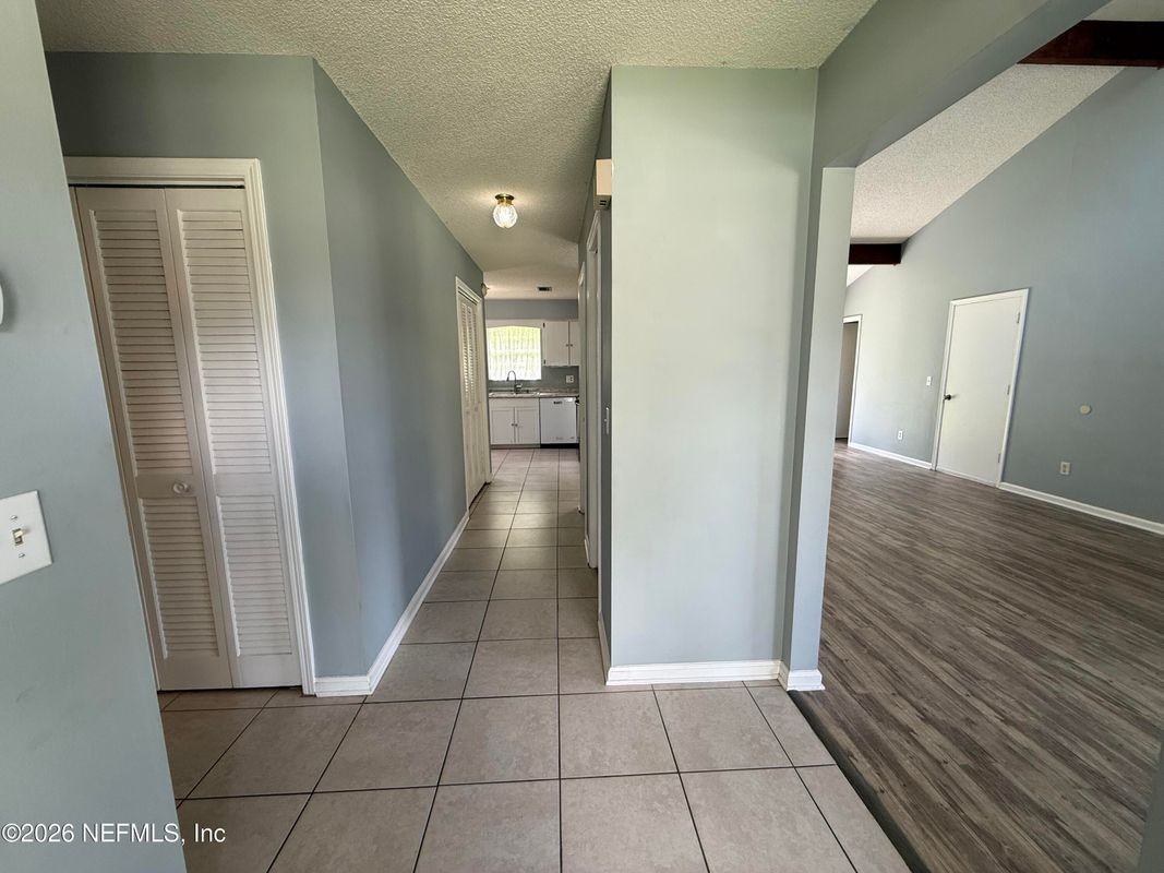 12744 Burning Tree Ln W - Photo 4 of 27