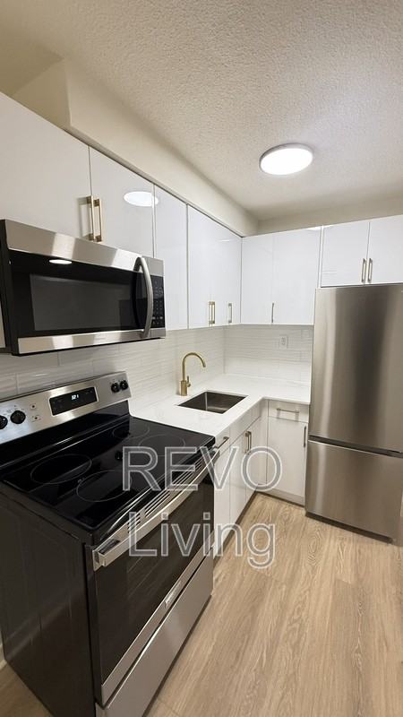 60 Triller Ave #6 - Photo 4 of 14