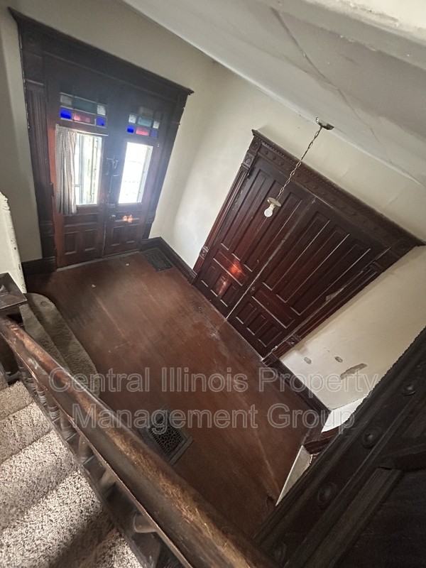 407 E Monroe St - Photo 5 of 6