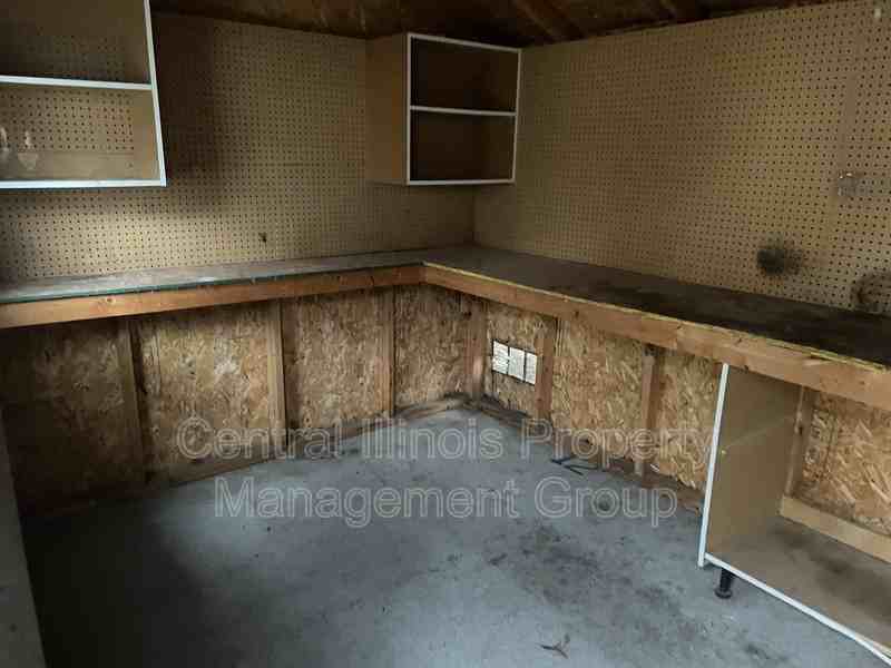 407 E Monroe St - Photo 6 of 6