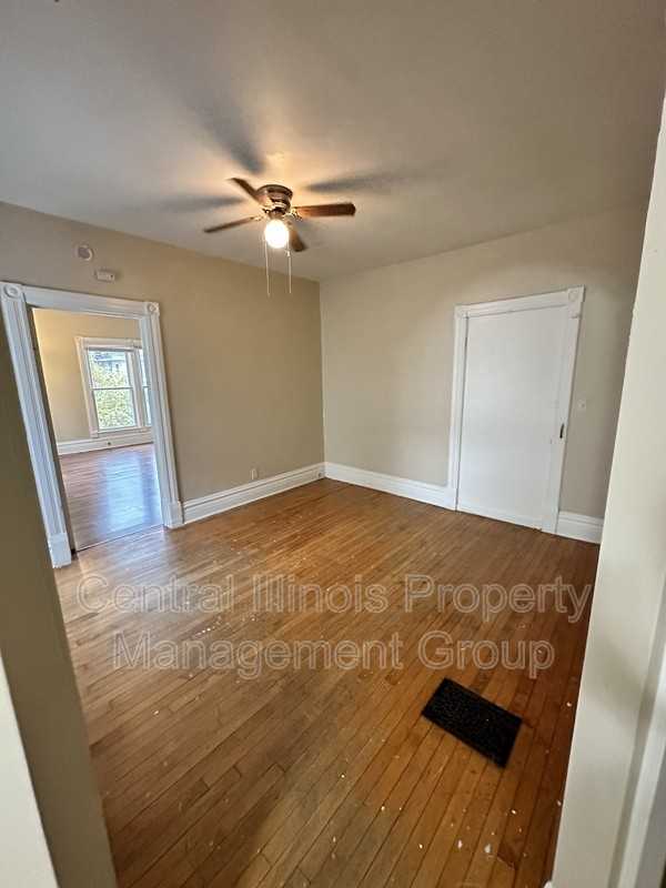 311 E Locust St - Photo 6 of 13