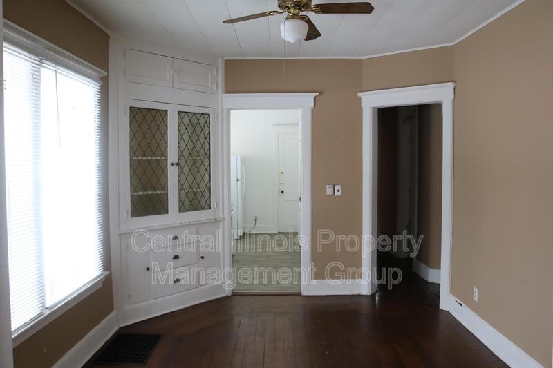 611 W Jefferson St #B - Photo 5 of 15