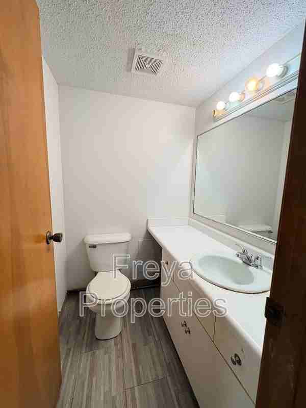 3002 30th St #7 - Photo 5 of 8