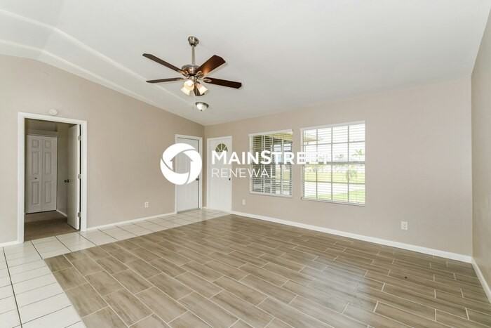 2621 Nw 3rd Pl - Photo 4 of 16