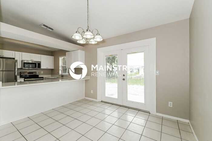 2621 Nw 3rd Pl - Photo 6 of 16