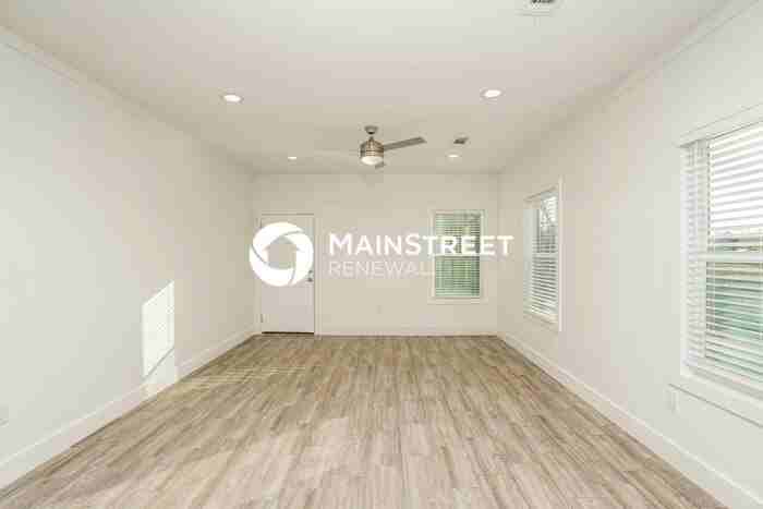 5014 Senior St - Photo 3 of 16