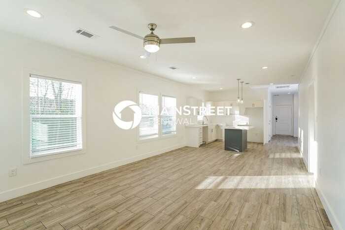 5014 Senior St - Photo 4 of 16