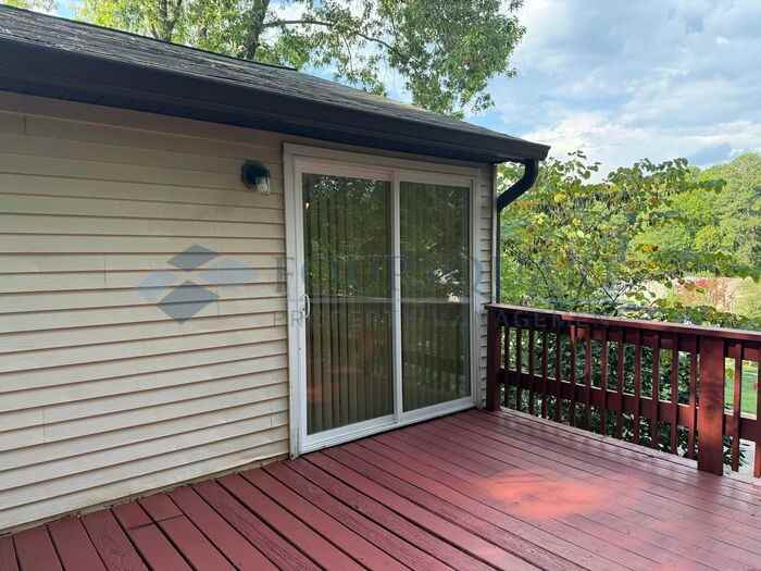 7140 Shellburne Dr - Photo 7 of 36
