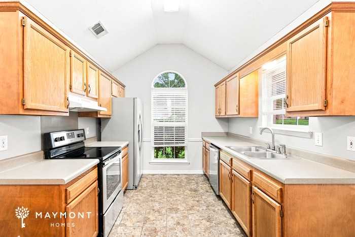 240 Sunchase Dr - Photo 7 of 15