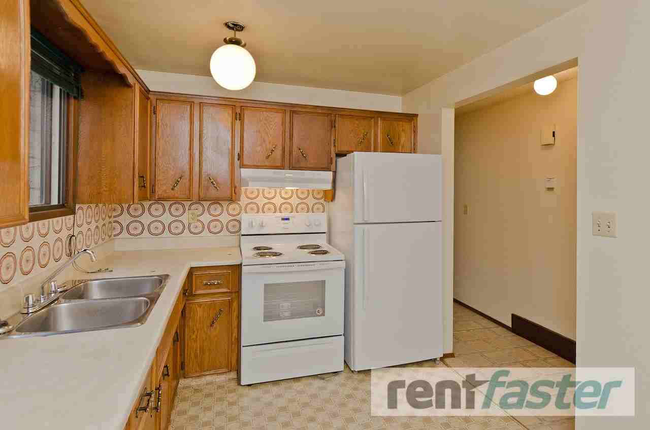 210 B - 210 - 19 Ave. N.W. - Photo 6 of 16