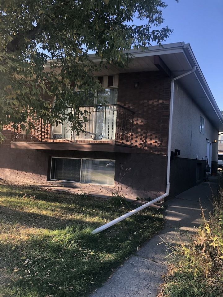 1138 20 Ave Nw - Photo 3 of 18