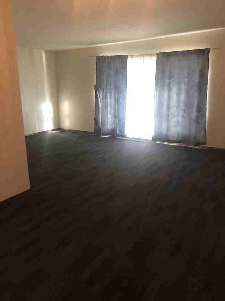 1138 20 Ave Nw - Photo 6 of 18