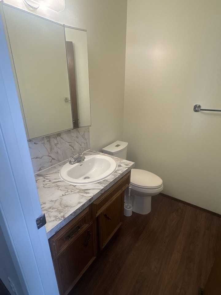 4135 - 4 - 135 12 Avenue Northeast - Photo 6 of 14