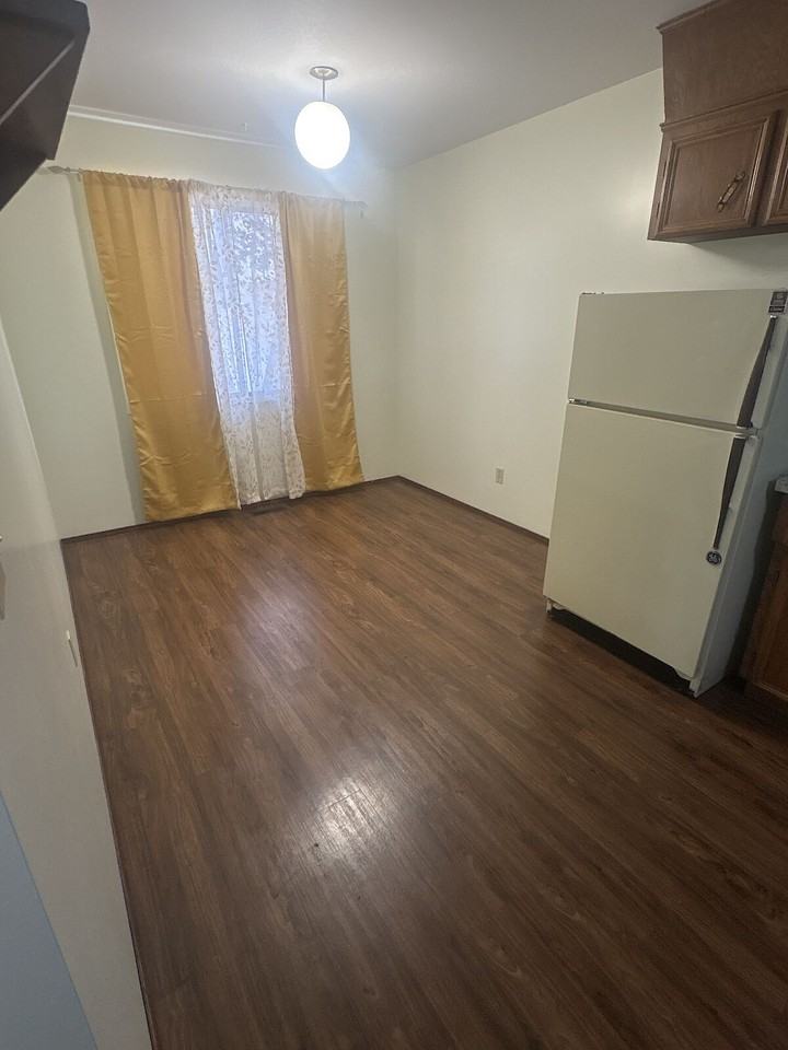 4135 - 4 - 135 12 Avenue Northeast - Photo 7 of 14