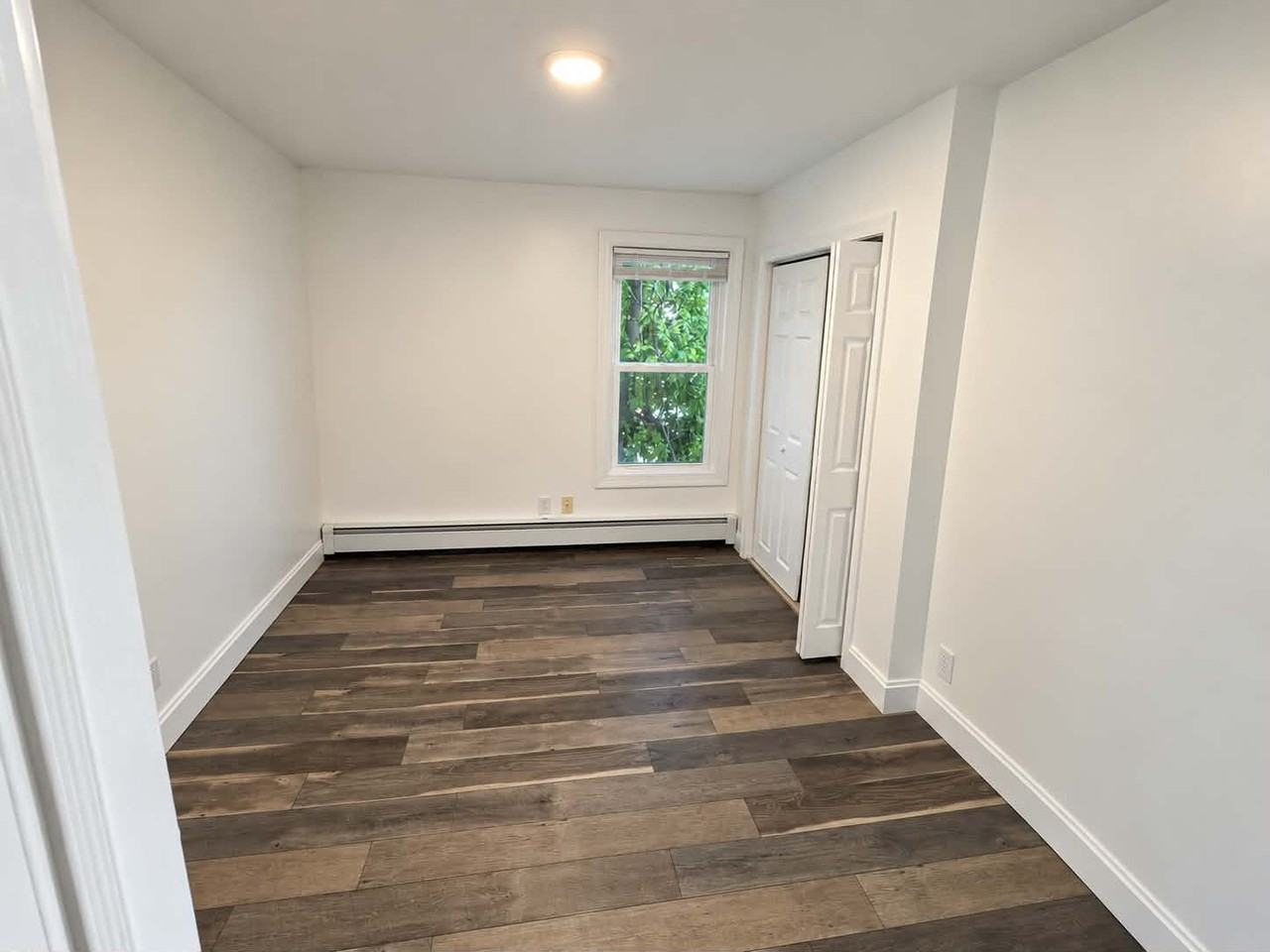 576 Franklin St #1-2 - Photo 4 of 12