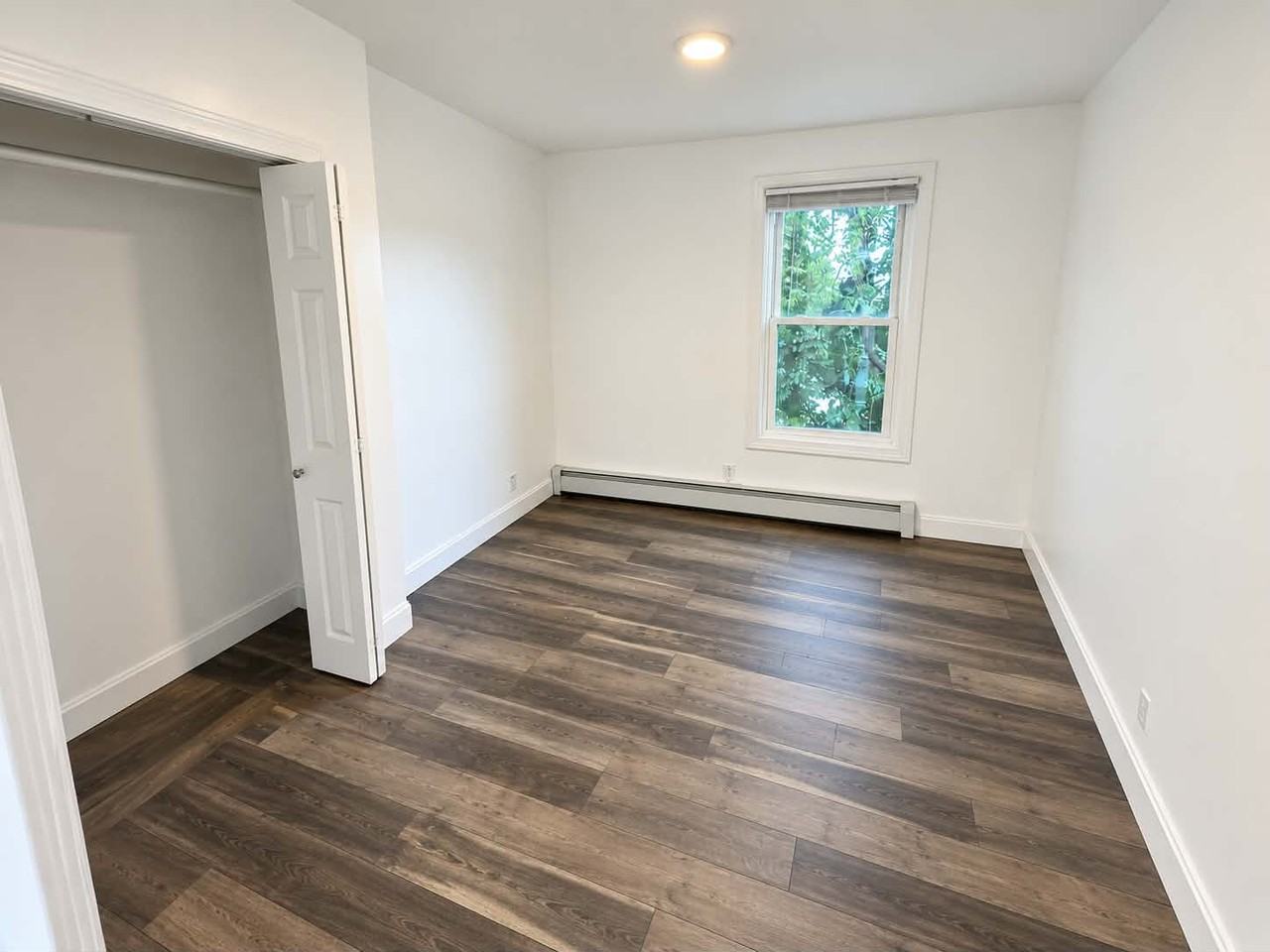 576 Franklin St #1-2 - Photo 5 of 12