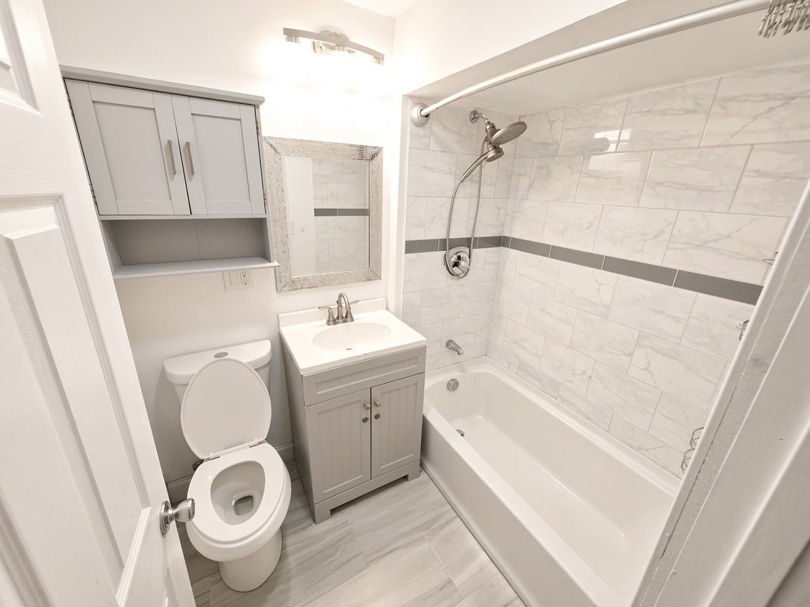 576 Franklin St #1-2 - Photo 6 of 12