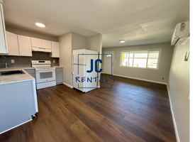 featured image of 402 S 40th Ave