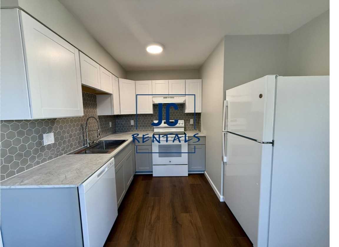 402 S 40th Ave #402-1-2 - Photo 2 of 11