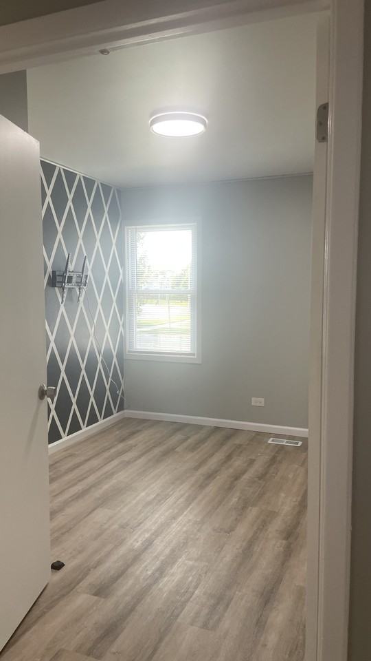 1788 Jamestown Cir #1788 - Photo 2 of 6