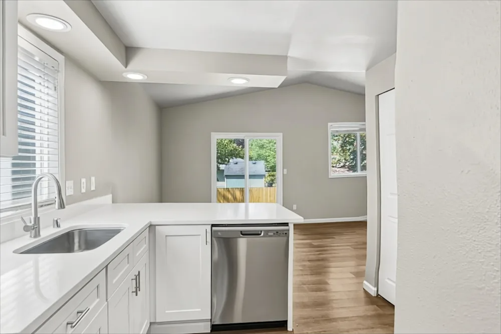 10502 56th Dr Ne #NA - Photo 3 of 9