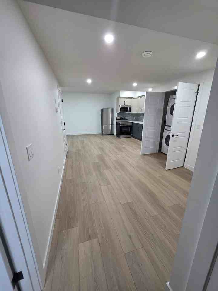 19837 44 St Se - Photo 3 of 9