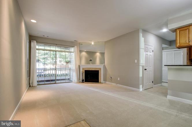 5920 Barbados Pl #103 - Photo 5 of 26