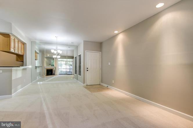 5920 Barbados Pl #103 - Photo 7 of 26