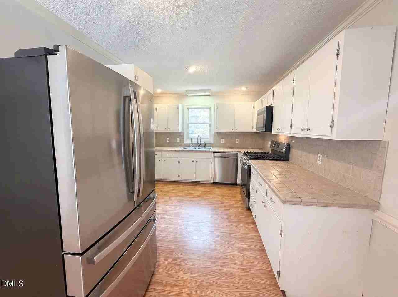 102 Carmel Court - Photo 2 of 10