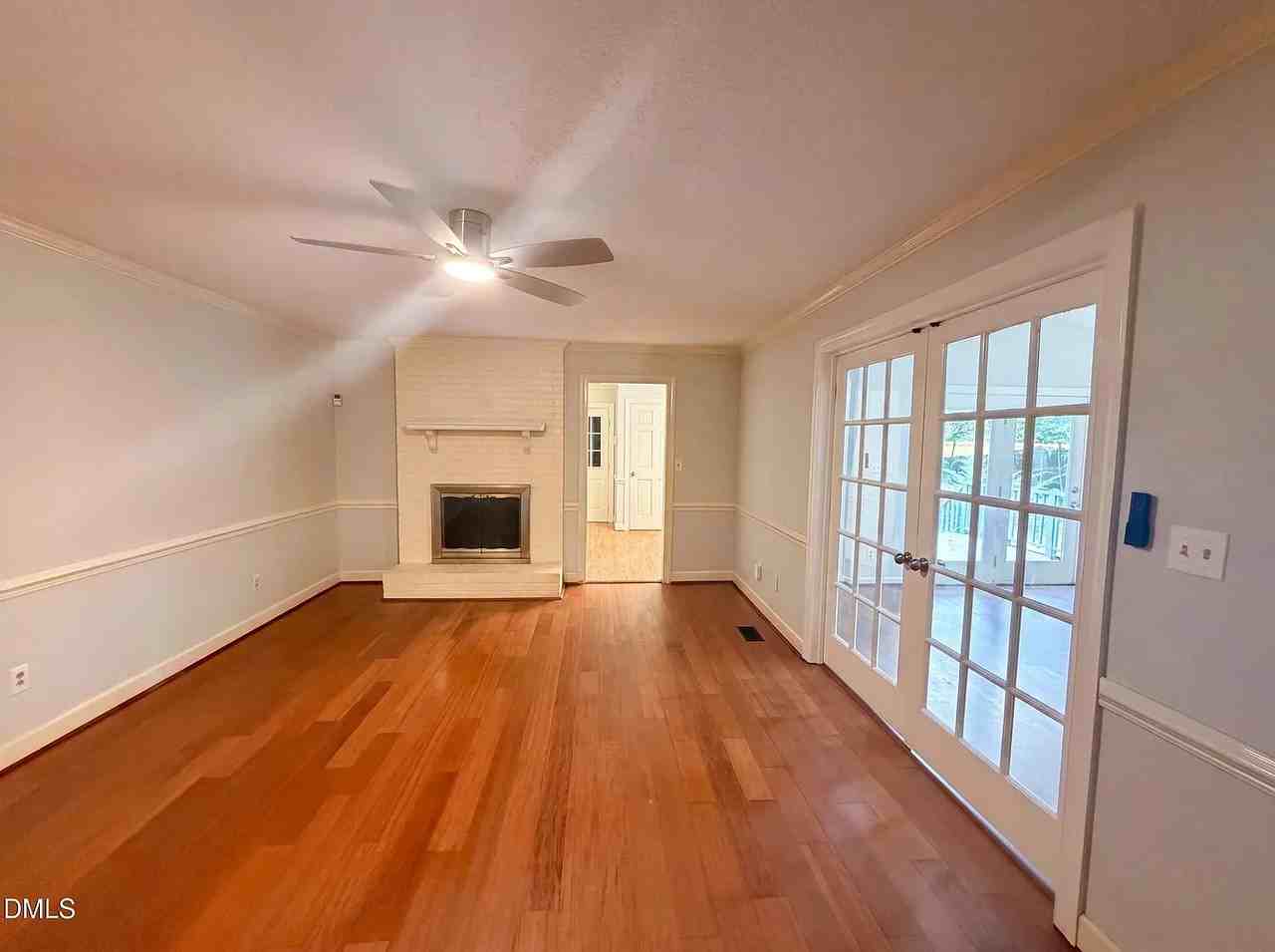 102 Carmel Court - Photo 3 of 10