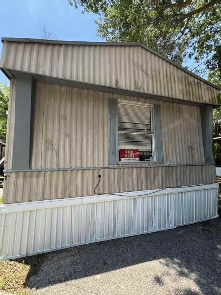 22811 Ford Rd - Photo 3 of 11