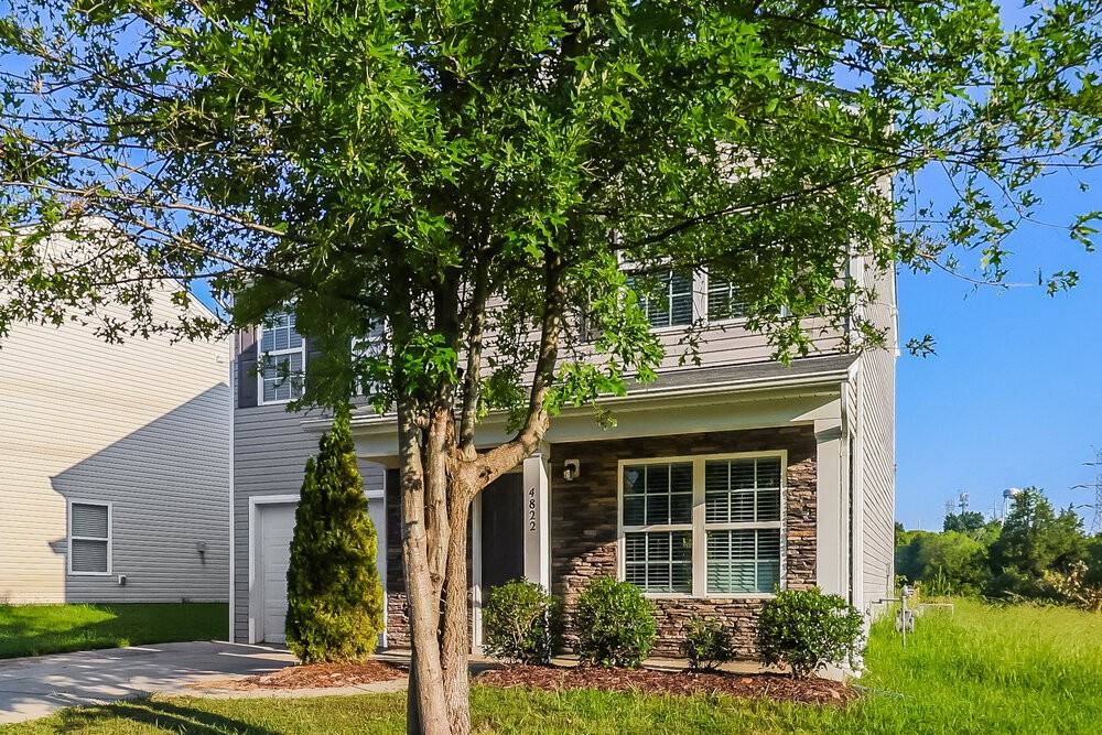 4822 Abercromby St - Photo 4 of 17