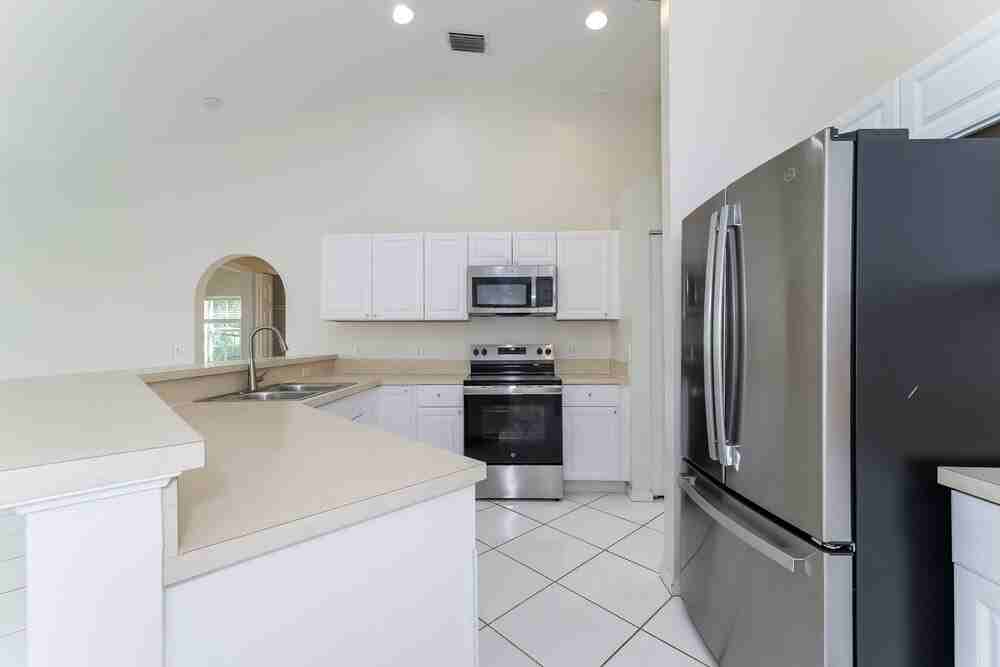 1200 Columbine Pl - Photo 5 of 16