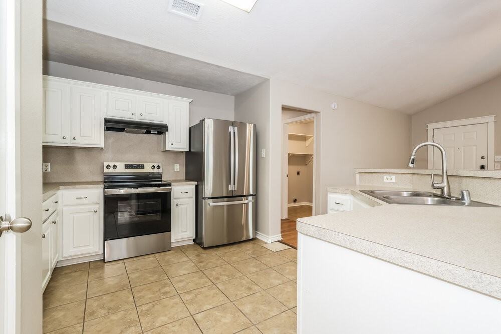 4723 Comal River Loop - Photo 7 of 16