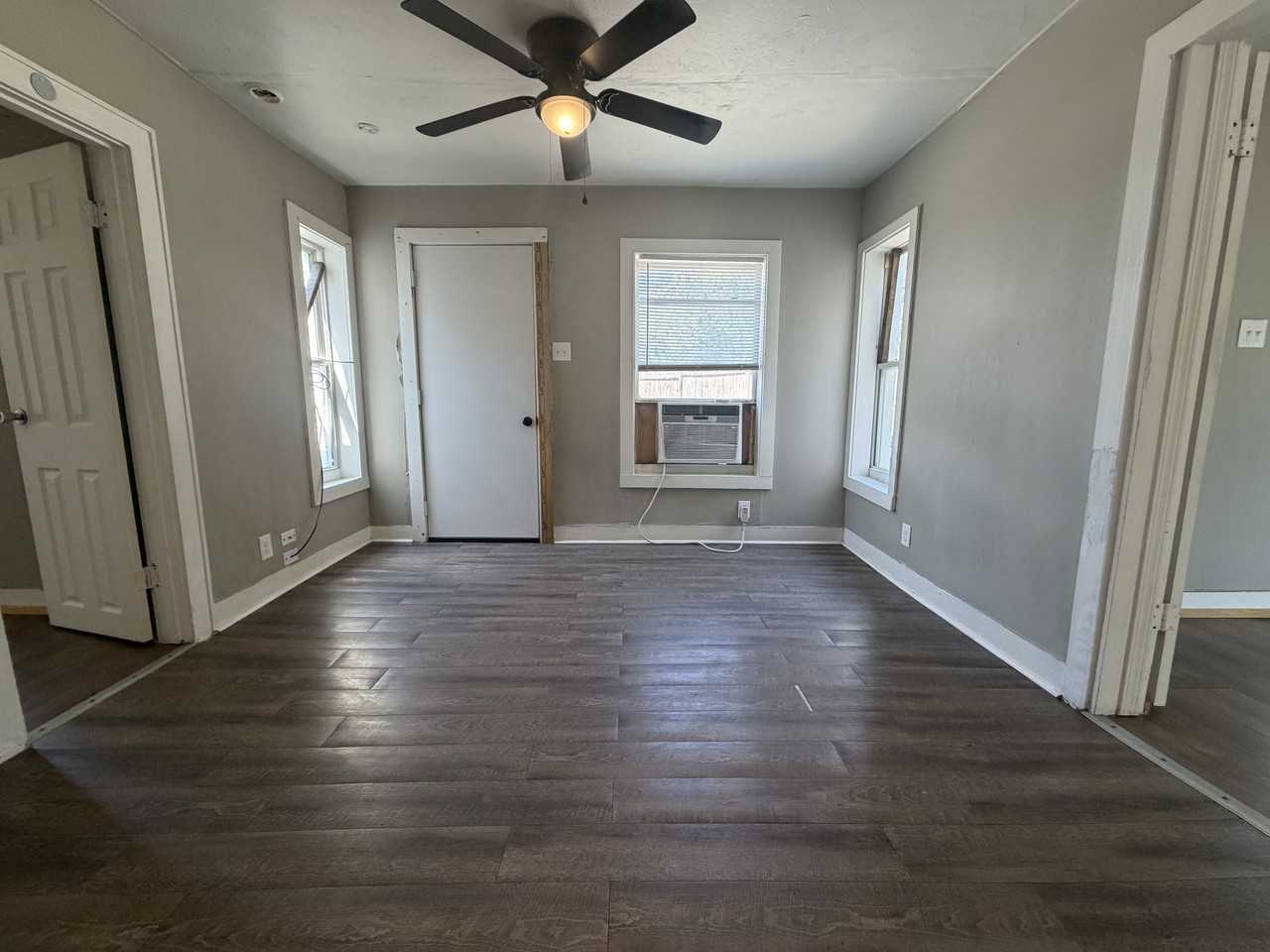 407 Henry Street - 1Unit 3 #1 - Photo 3 of 13