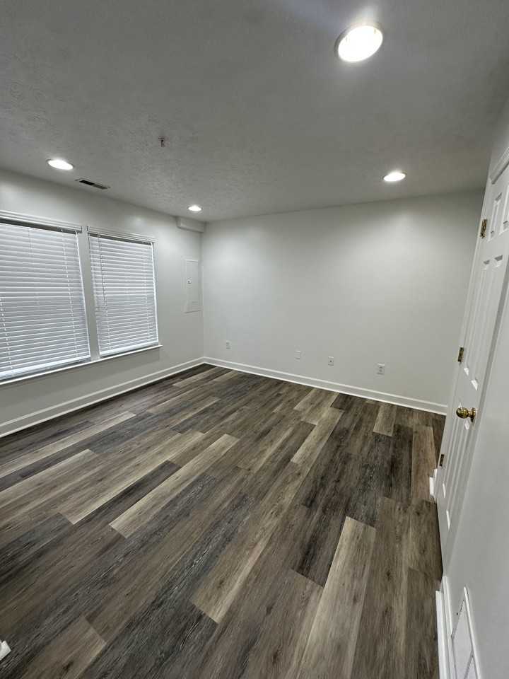 5047 Leasdale Rd #1 - Photo 3 of 30
