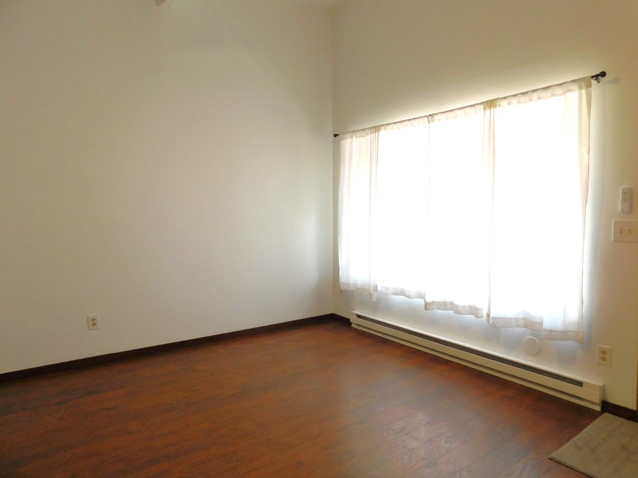 604 Pine Ave #1 - Photo 4 of 20