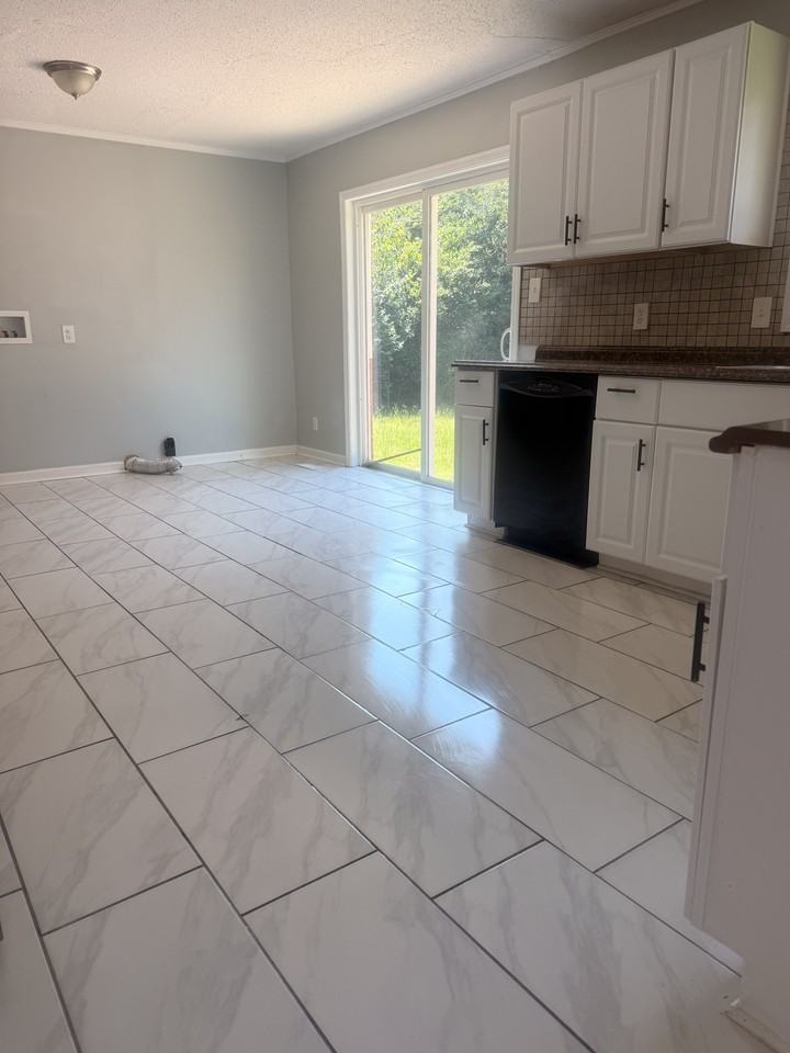 811 Fresno Dr #1 - Photo 5 of 10
