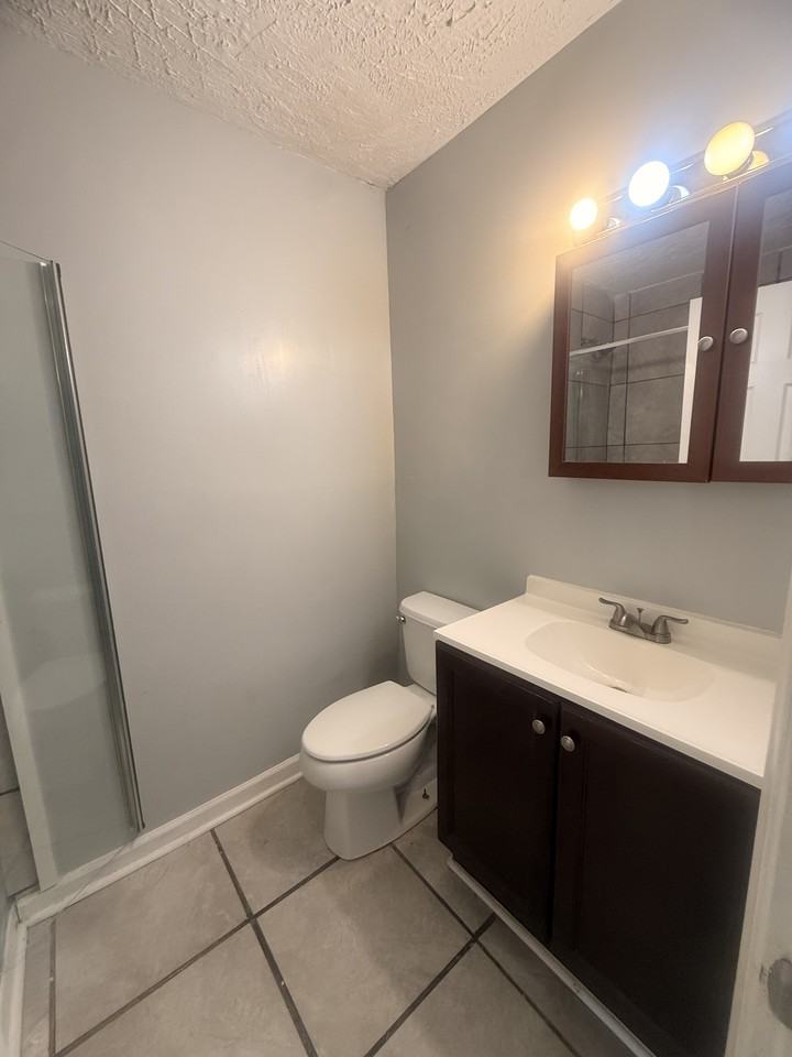 811 Fresno Dr #1 - Photo 6 of 10