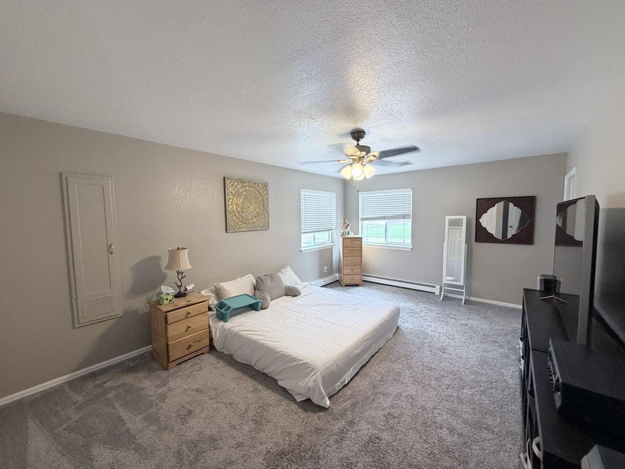 2718 Del Mar Dr #1 - Photo 5 of 17