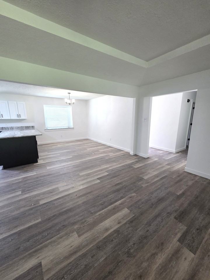 119 Merry Mark Dr #1 - Photo 5 of 29