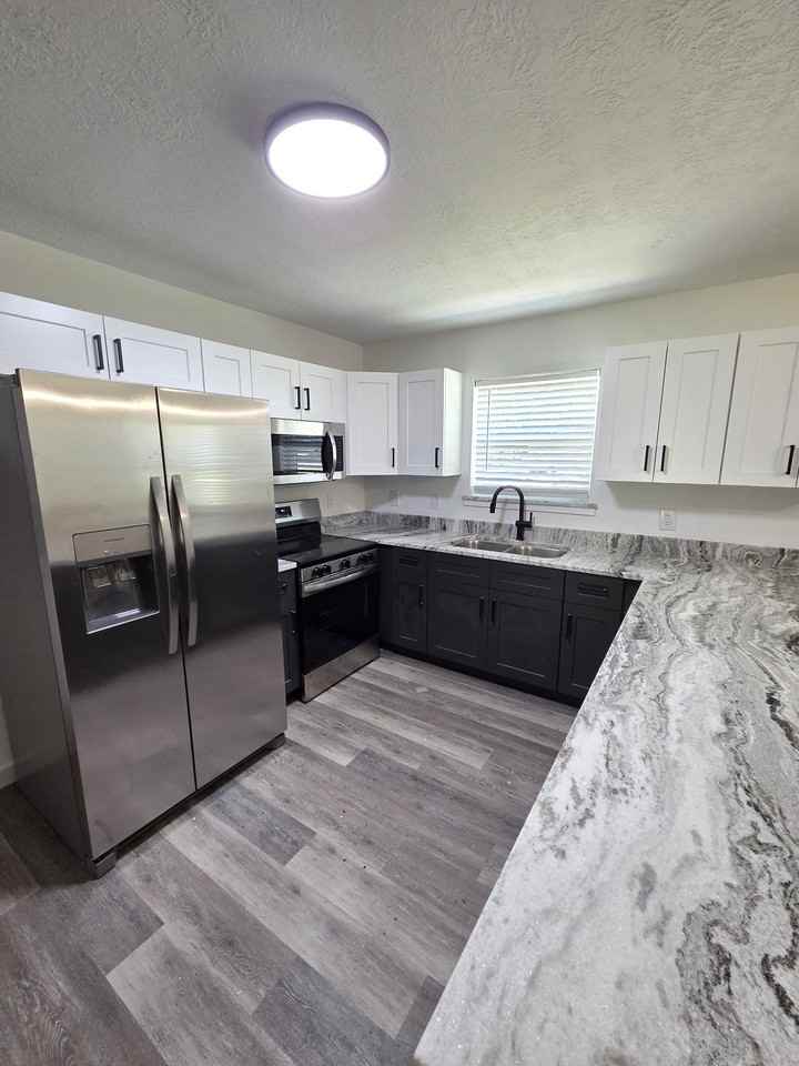 119 Merry Mark Dr #1 - Photo 7 of 29