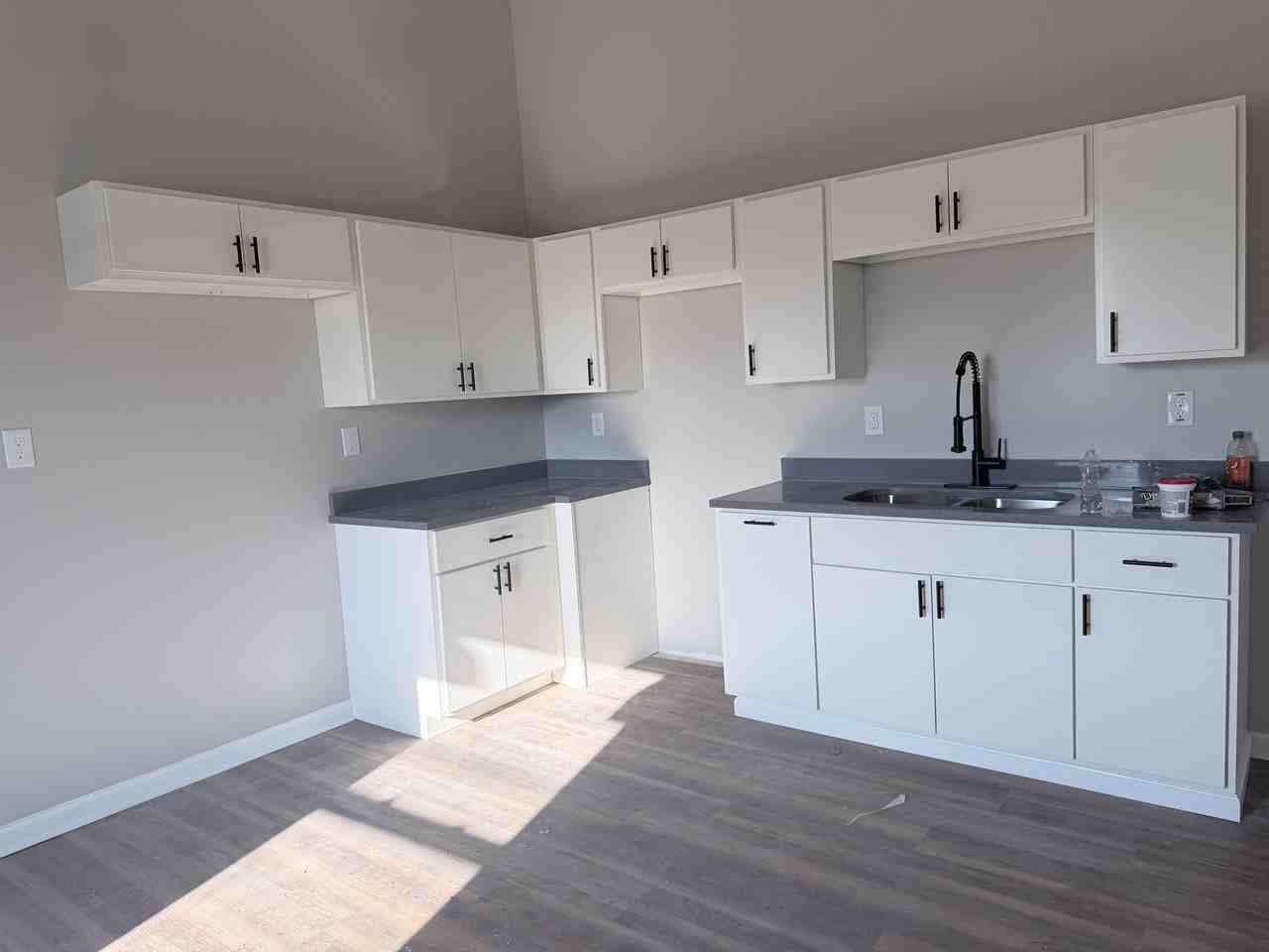 1413 Court Ave #1 - Photo 4 of 48