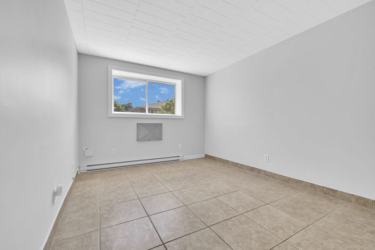 833 Pillette Road - Photo 7 of 10