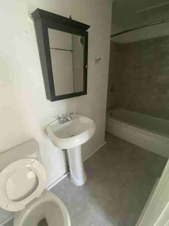 4001 Oneida St - Photo 3 of 4
