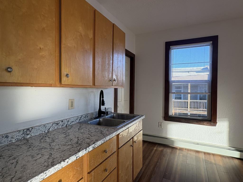 214 Blake St Apt 10 - Photo 3 of 24